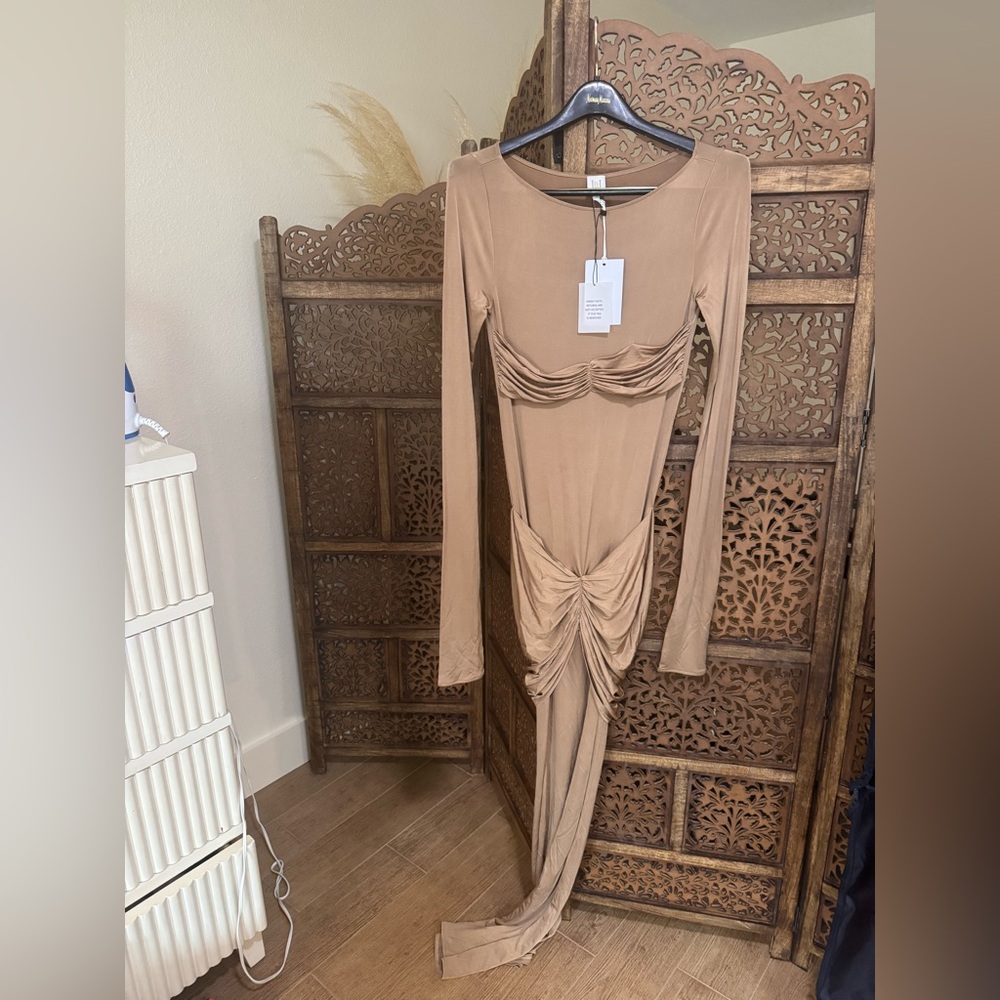 NEW NWT Helsa Josephine Dress in Truffle - Picture 2 of 3